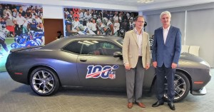 Bruno Cattori, Presidente Ejecutivo de FCA México y Arturo Olivé, Director General de NFL México. Foto: Cortesía de NFL México 