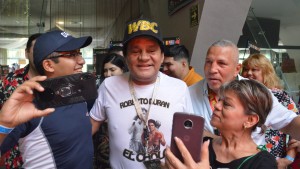 El legendario ex púgil Roberto "Manos de Piedra" Durán asistió a la convención 57 del CMB en Cancún. Foto: Sixto López Casa Madrid