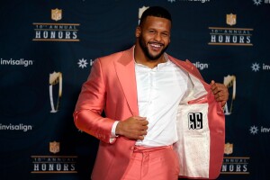 Aaron Donald (AP Photo-Marcio Jose Sanchez)