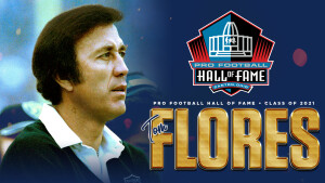 Al fin se le hizo justicia a Tom Flores, quien resultó elegido para ingresar al Salón de la Fama del fútbol americano profesional. Foto tomada de la cuenta de twitter del Pro Football Hall of Fame T
